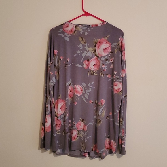 Top - Picture 3 of 4